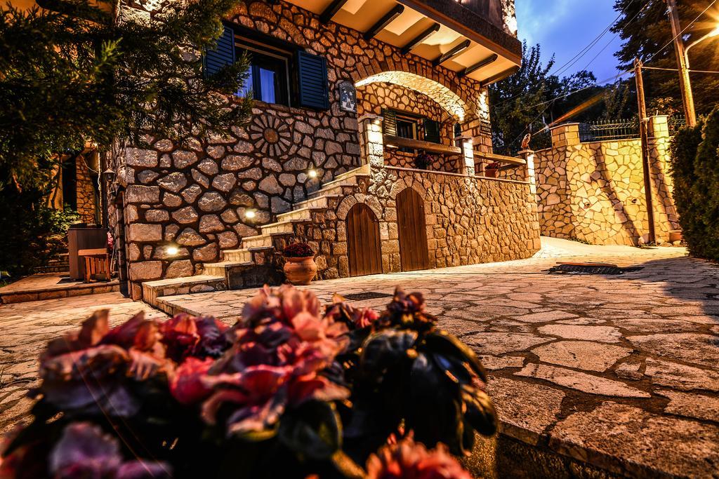 Camelia Suites Synikia Mesi Trikalon エクステリア 写真